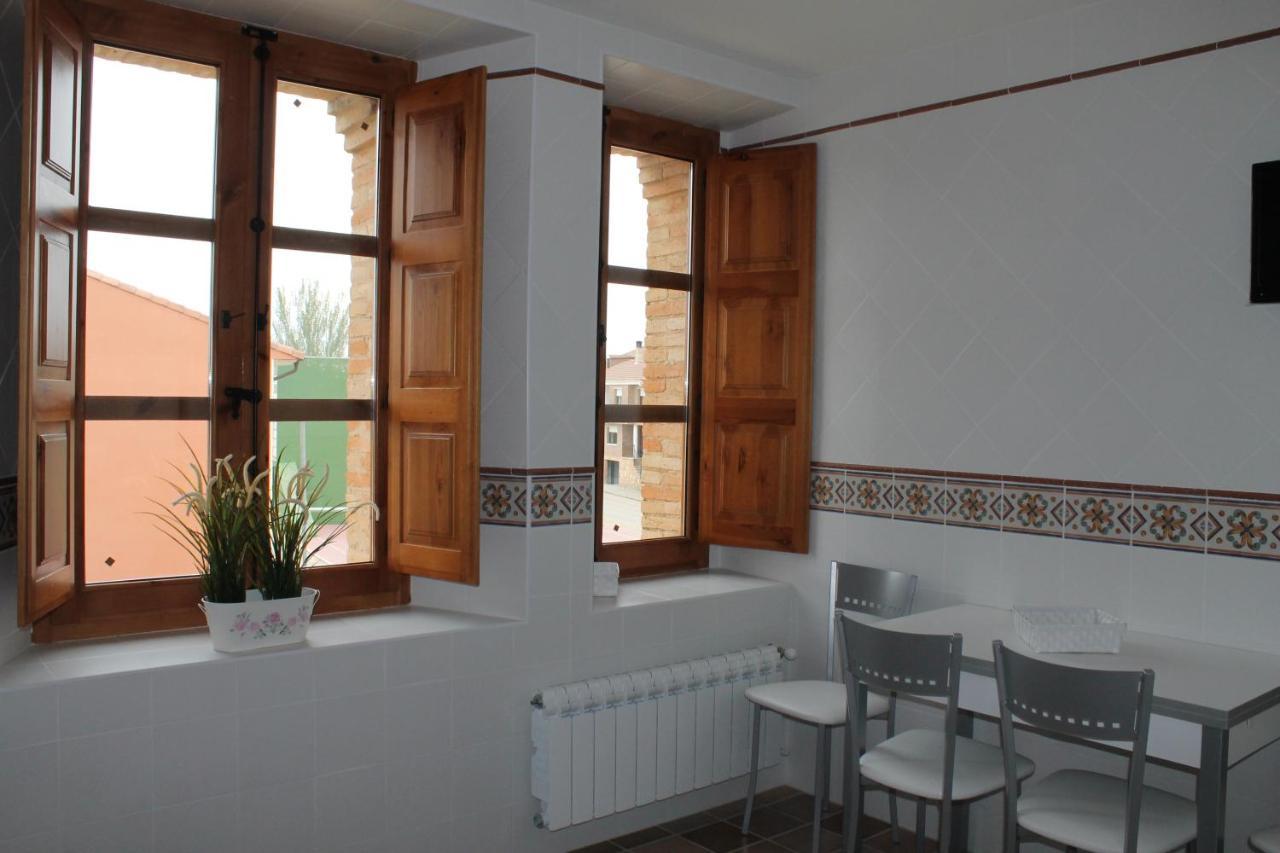 Apartamentos Ribera Del Duero Las Escuelas Vadocondes Ngoại thất bức ảnh