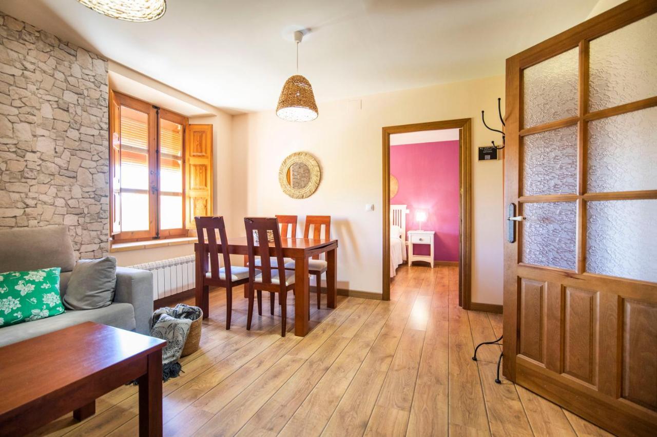 Apartamentos Ribera Del Duero Las Escuelas Vadocondes Ngoại thất bức ảnh