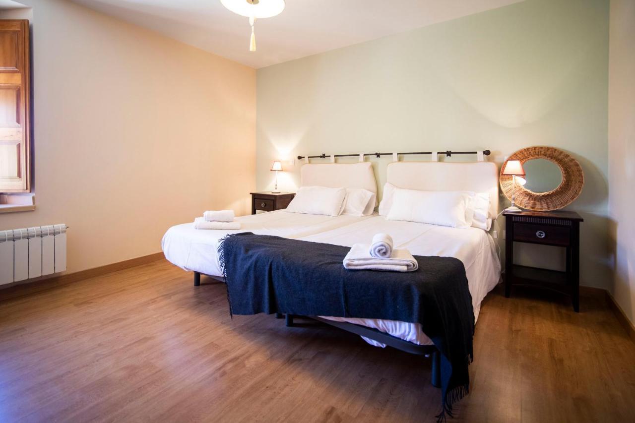 Apartamentos Ribera Del Duero Las Escuelas Vadocondes Ngoại thất bức ảnh
